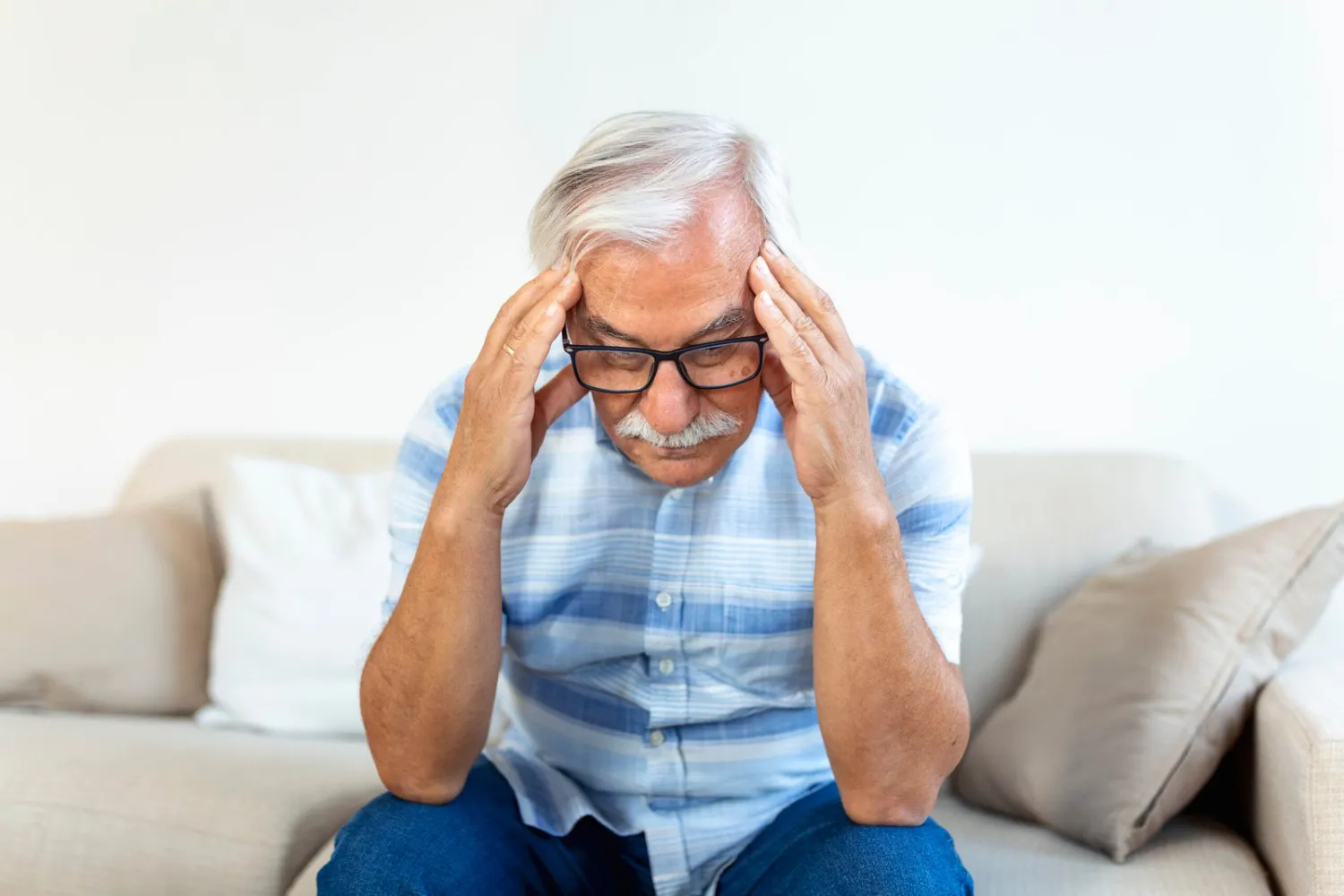 Understanding Alzheimer’s: Causes, Symptoms, and Treatment Options